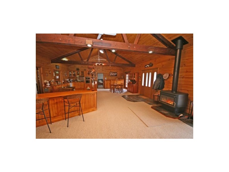 Back o’ the Moon, Tamworth NSW 2340