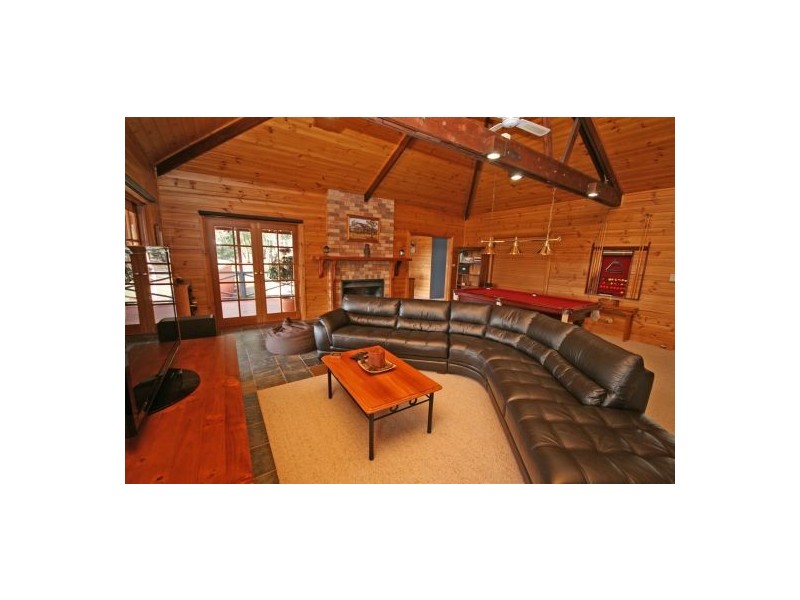 Back o’ the Moon, Tamworth NSW 2340