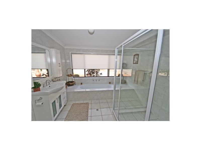 Back o’ the Moon, Tamworth NSW 2340