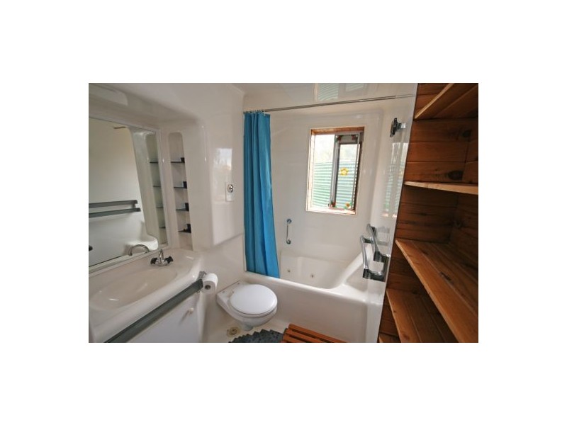 Back o’ the Moon, Tamworth NSW 2340