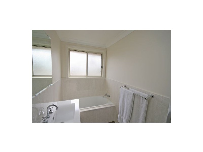 6 Baker Close, Tamworth NSW 2340