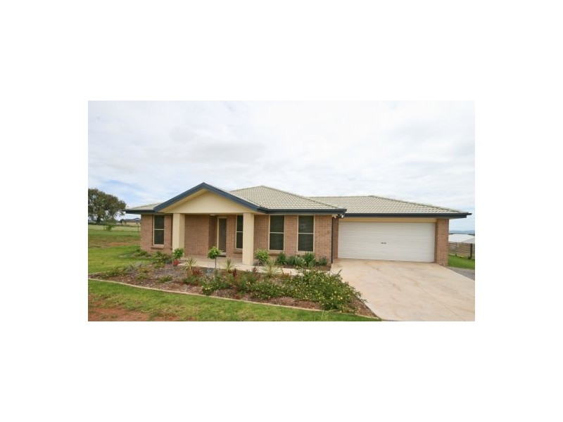 11 Daintree Circuit, Tamworth NSW 2340