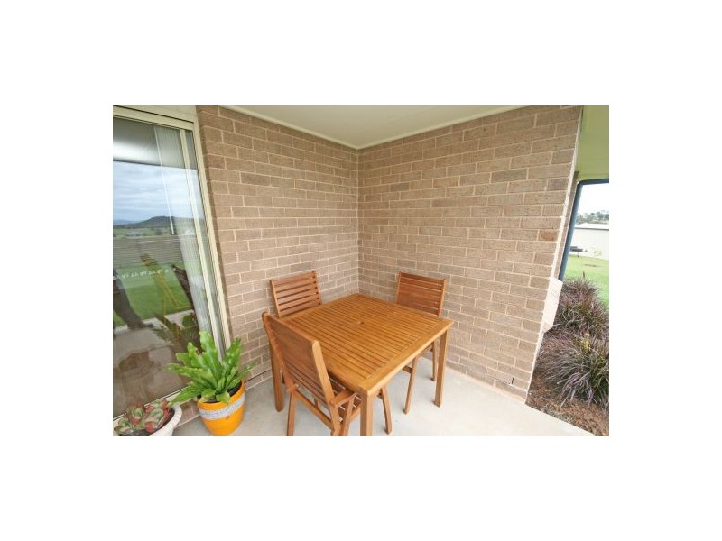 11 Daintree Circuit, Tamworth NSW 2340