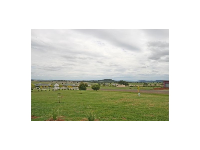 11 Daintree Circuit, Tamworth NSW 2340