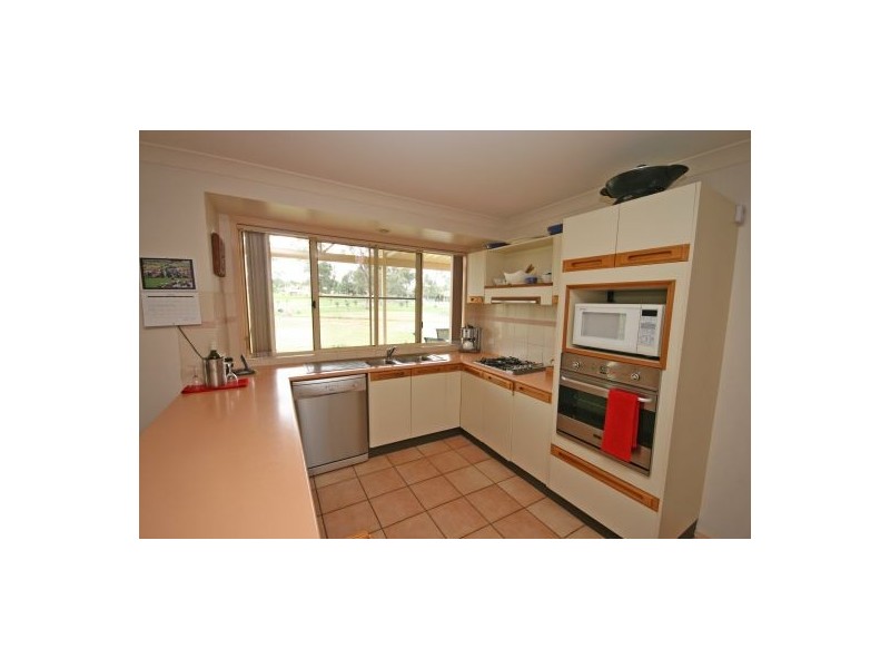 73 Greg Norman Drive, Tamworth NSW 2340