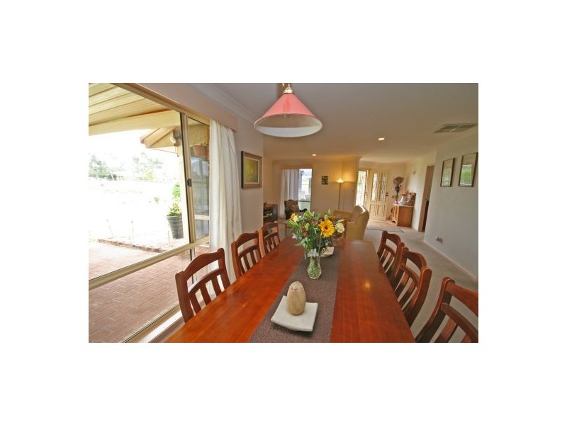 73 Greg Norman Drive, Tamworth NSW 2340