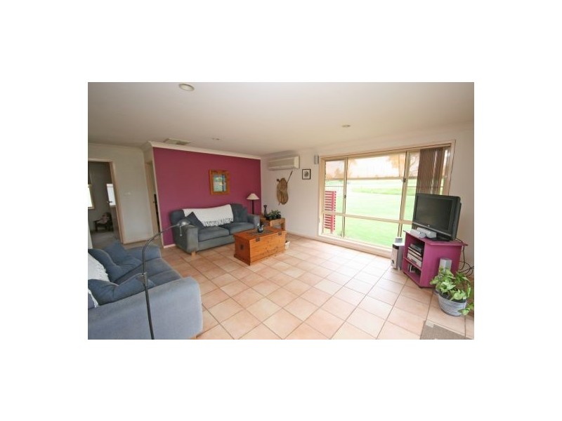 73 Greg Norman Drive, Tamworth NSW 2340