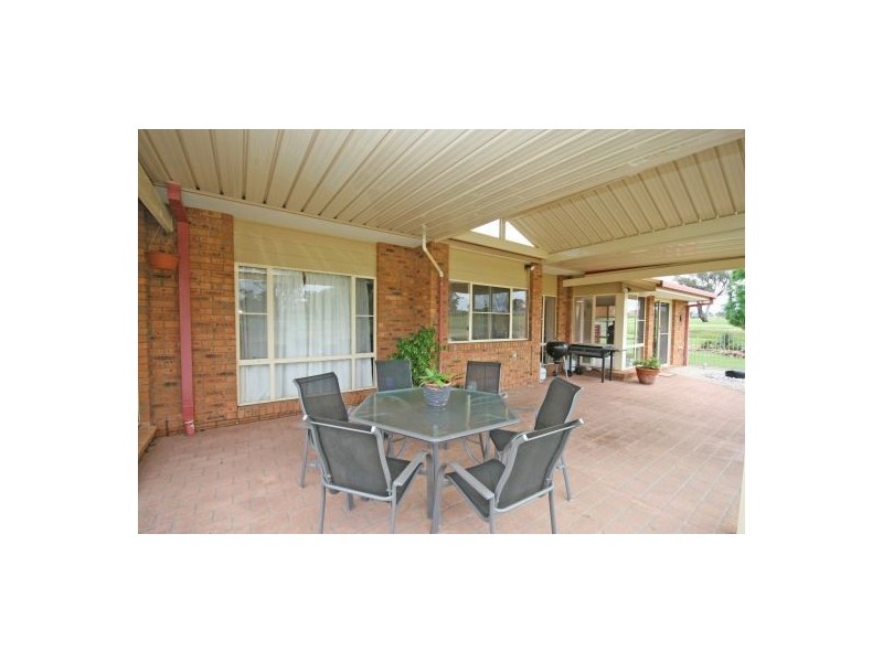 73 Greg Norman Drive, Tamworth NSW 2340