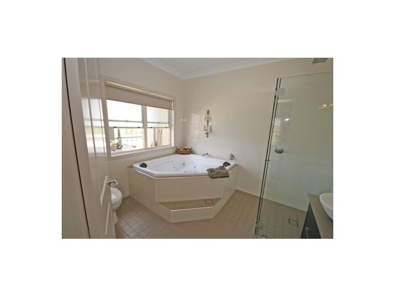 26 Flagstaff Road, Tamworth NSW 2340