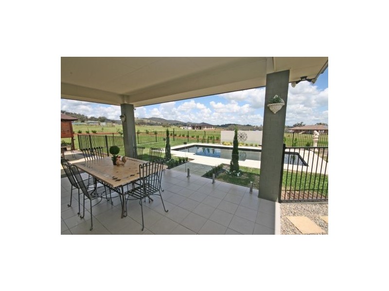 26 Flagstaff Road, Tamworth NSW 2340