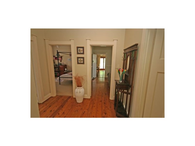 111 Fitzroy Street, Tamworth NSW 2340