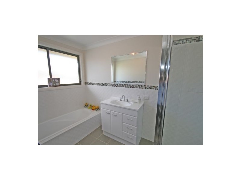 54 The Heights, Tamworth NSW 2340