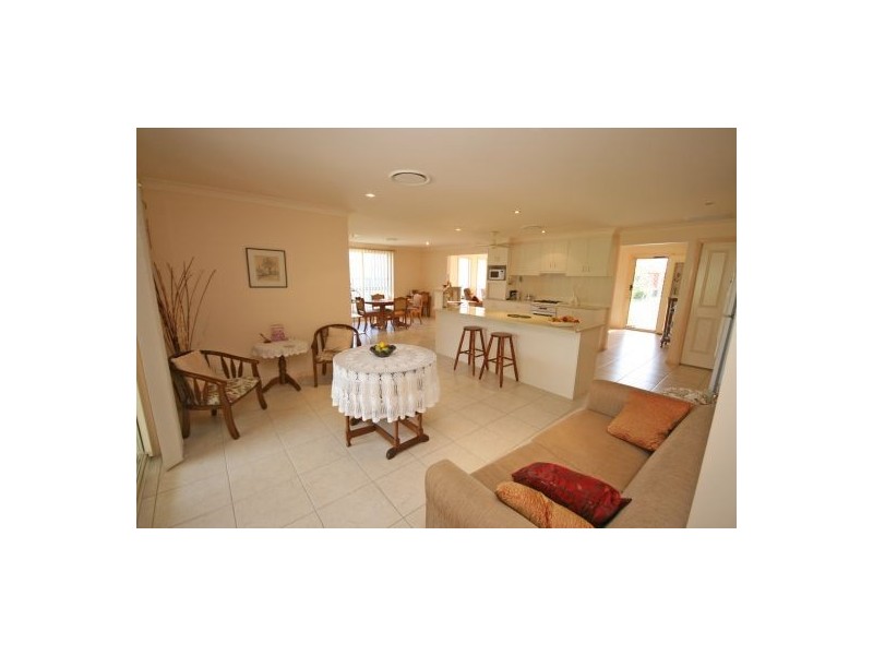 83 The Heights, Tamworth NSW 2340