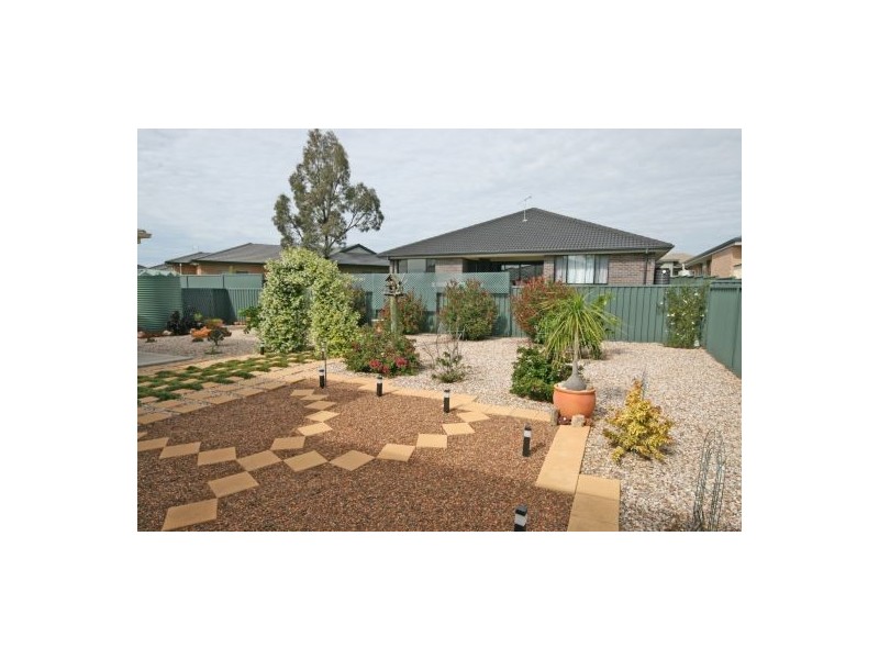 83 The Heights, Tamworth NSW 2340