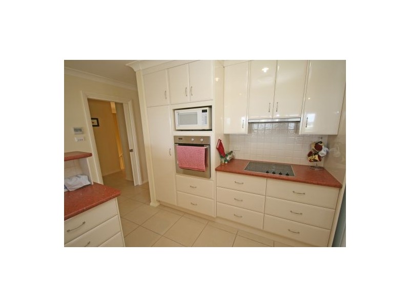 16 Ventnor Drive, Tamworth NSW 2340