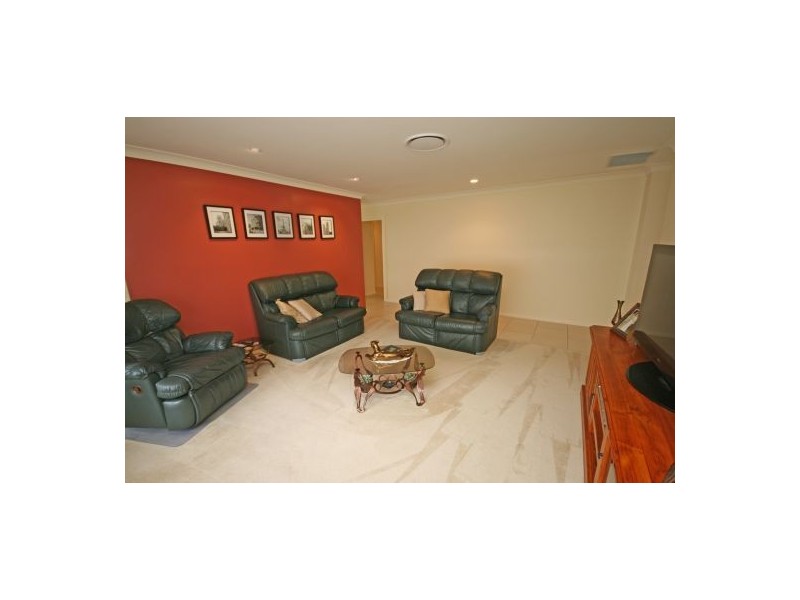 16 Ventnor Drive, Tamworth NSW 2340