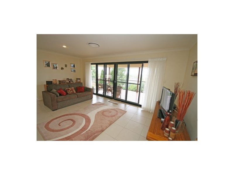 16 Ventnor Drive, Tamworth NSW 2340