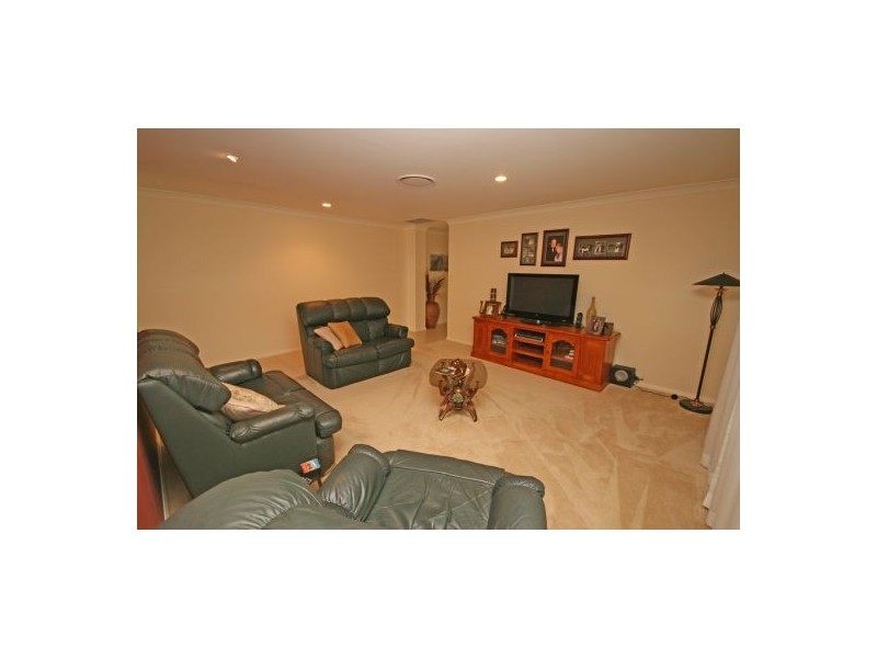 16 Ventnor Drive, Tamworth NSW 2340