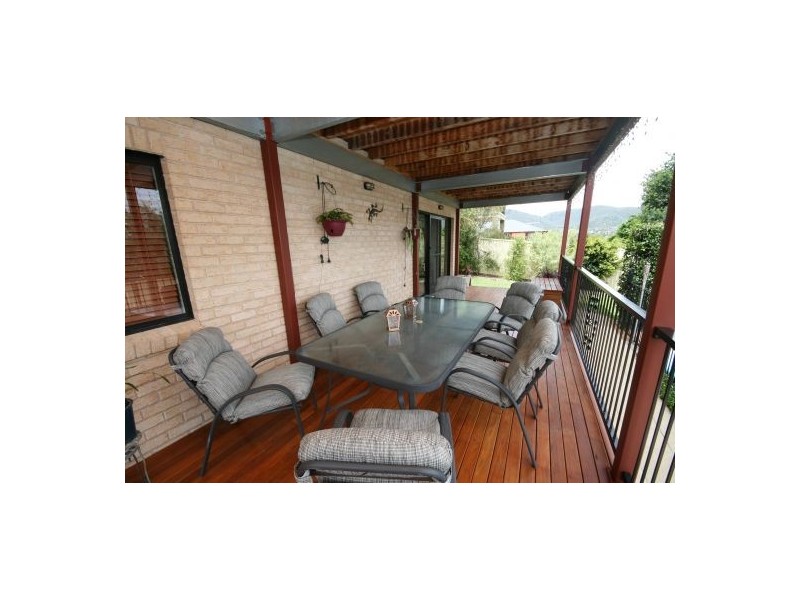 16 Ventnor Drive, Tamworth NSW 2340