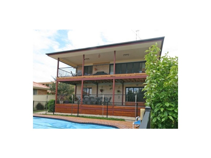 16 Ventnor Drive, Tamworth NSW 2340