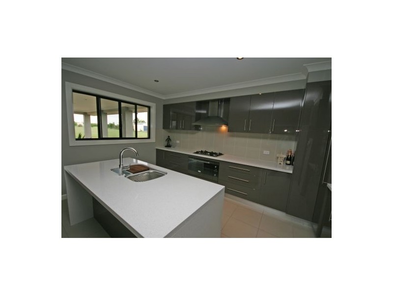 25 Palmer Drive, Tamworth NSW 2340