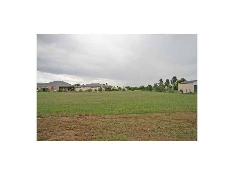 25 Palmer Drive, Tamworth NSW 2340