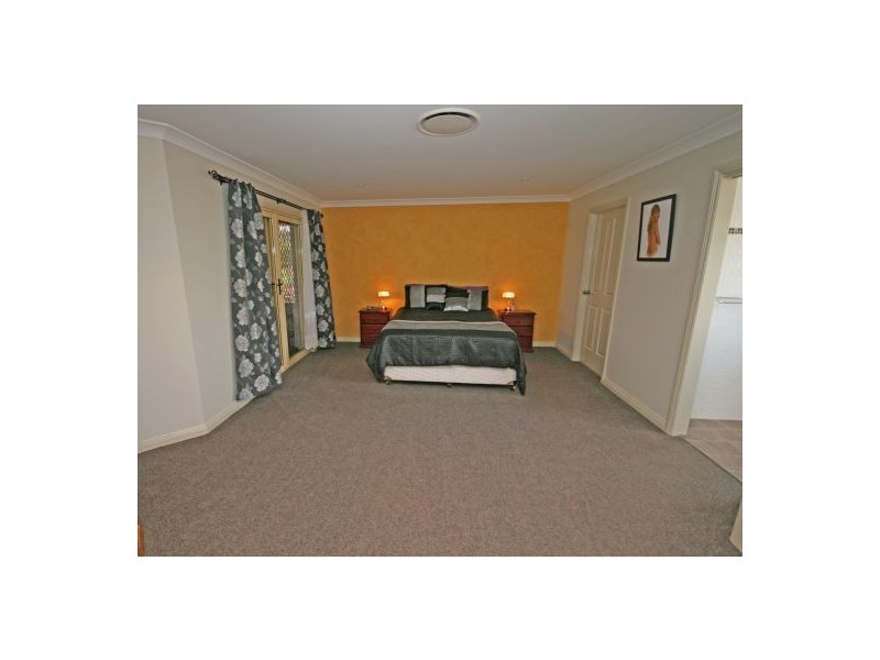 18 Browns Lane, Tamworth NSW 2340