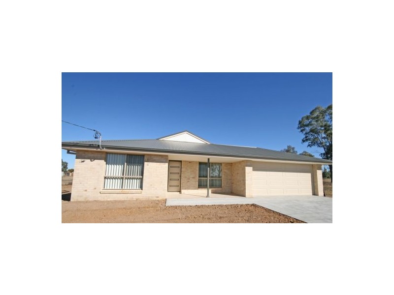 21 Spains Lane, Tamworth NSW 2340