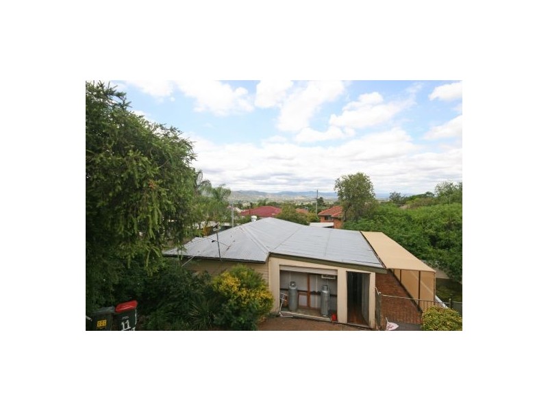 11 Grant Street, Tamworth NSW 2340