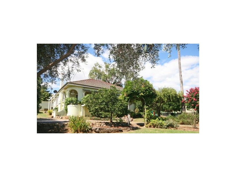 60 Peel Street, Tamworth NSW 2340