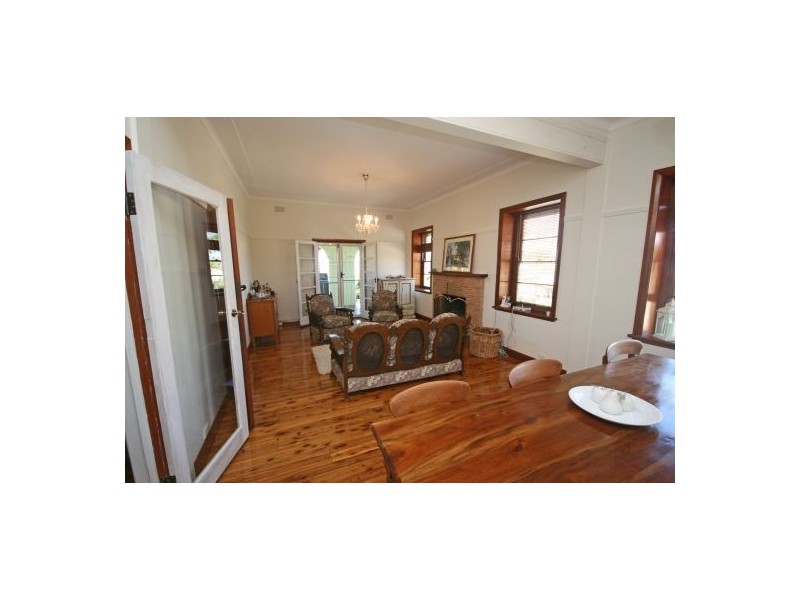 60 Peel Street, Tamworth NSW 2340