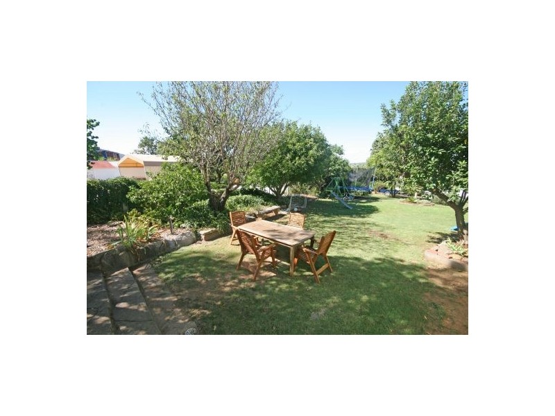 60 Peel Street, Tamworth NSW 2340