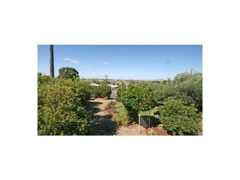 60 Peel Street, Tamworth NSW 2340