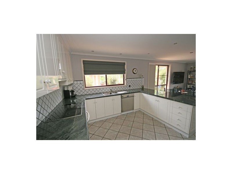 18 Glen Alpha Close, Tamworth NSW 2340