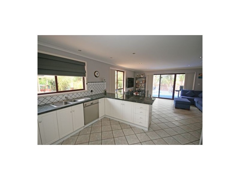 18 Glen Alpha Close, Tamworth NSW 2340