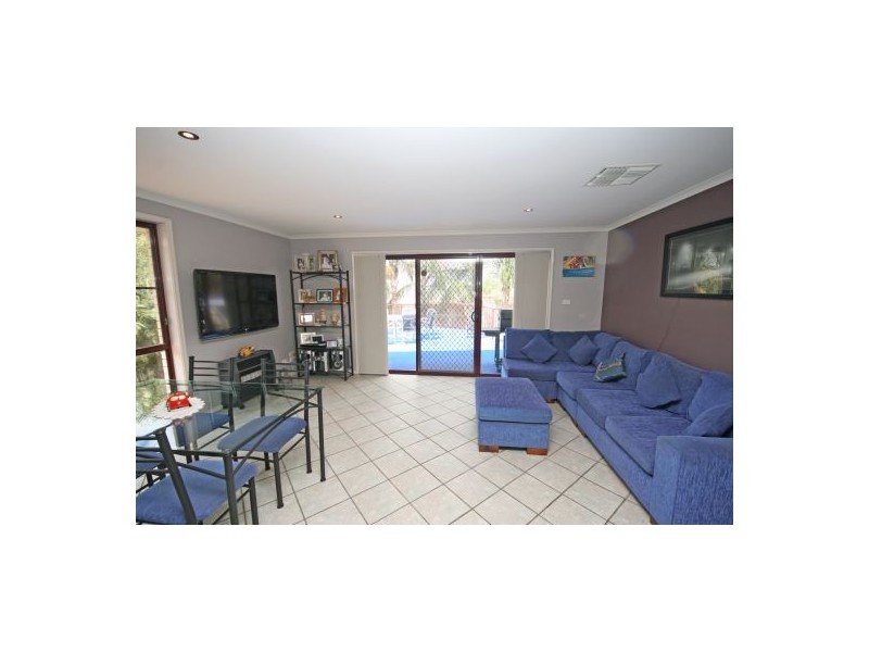 18 Glen Alpha Close, Tamworth NSW 2340