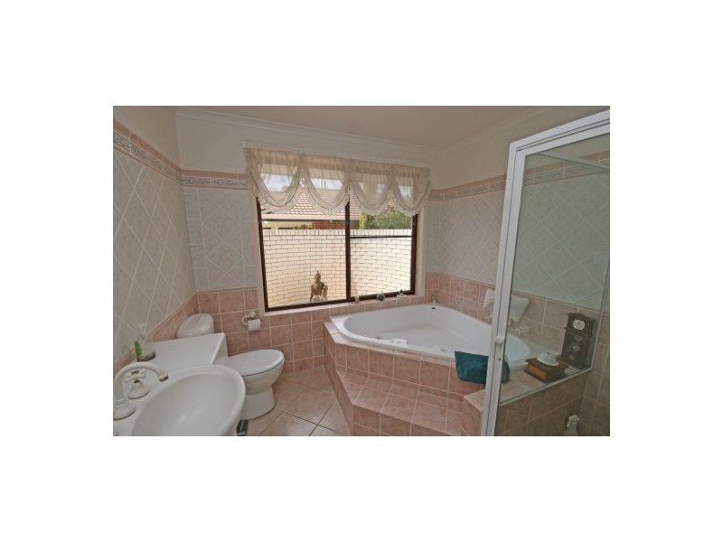 18 Glen Alpha Close, Tamworth NSW 2340