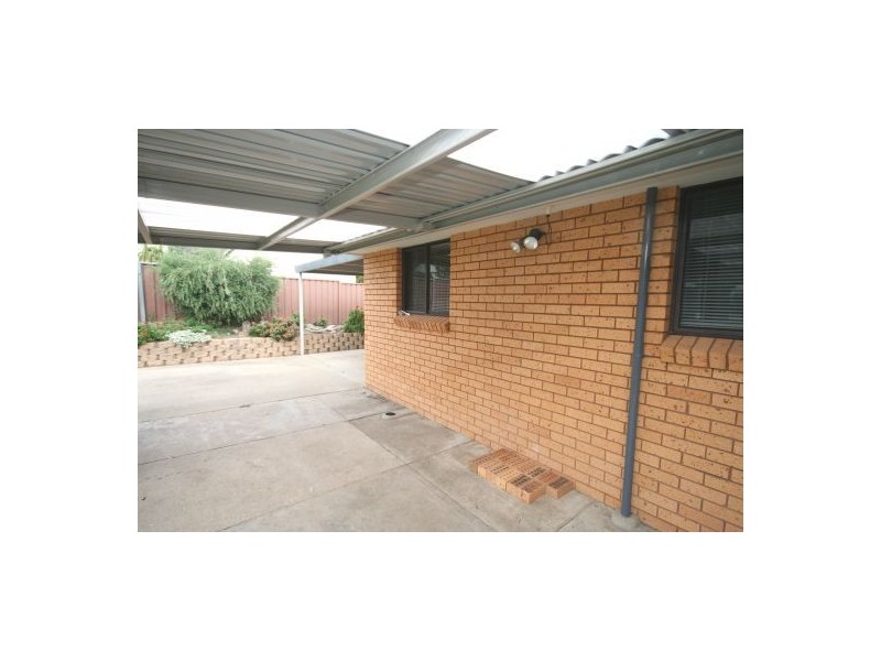 1 Privet Street, Kootingal NSW 2352