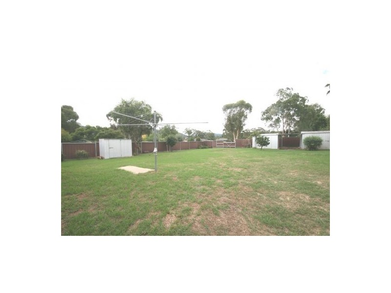 1 Privet Street, Kootingal NSW 2352