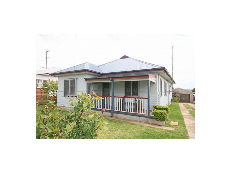 57 Gipps Street, Tamworth NSW 2340