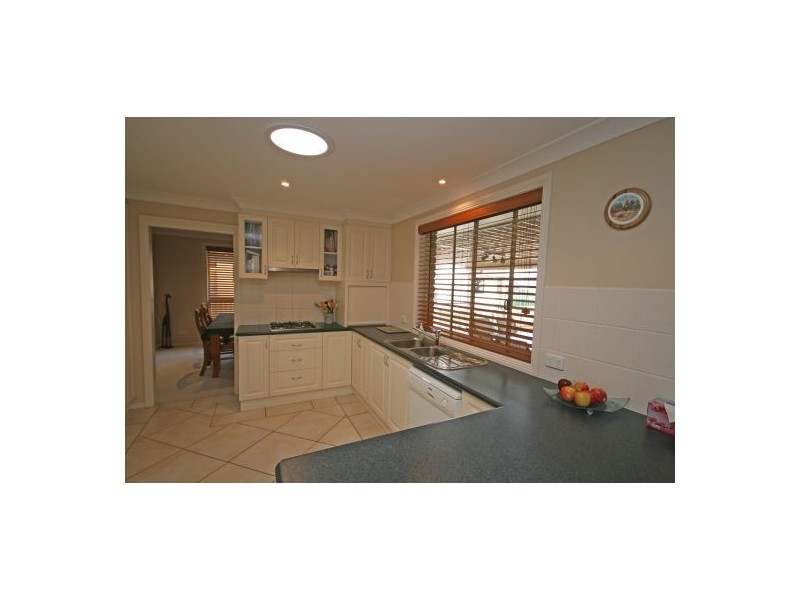 11 Merrinee Place, Tamworth NSW 2340