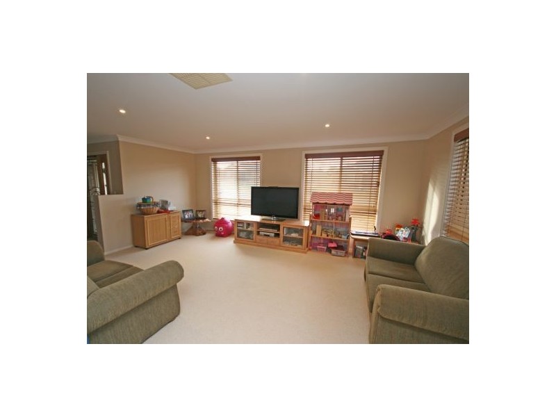 11 Merrinee Place, Tamworth NSW 2340