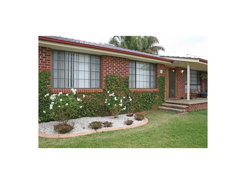 2/78 Harrier Parade, Tamworth NSW 2340