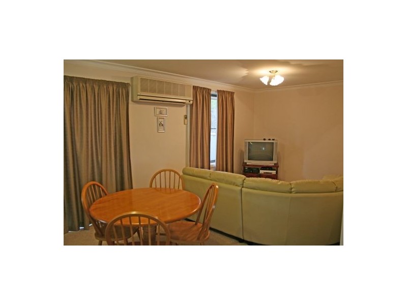 2/78 Harrier Parade, Tamworth NSW 2340