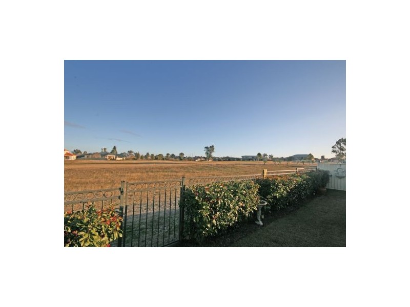 41 The Retreat, Tamworth NSW 2340