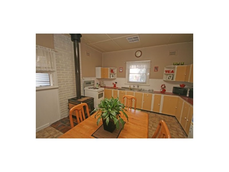 3 Denman Avenue, Kootingal NSW 2352