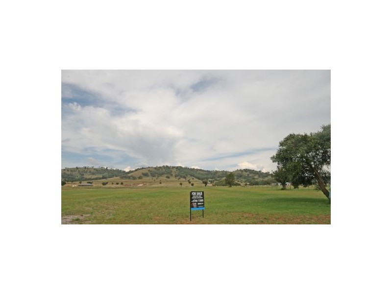 4 Woodswallow Close, Tamworth NSW 2340