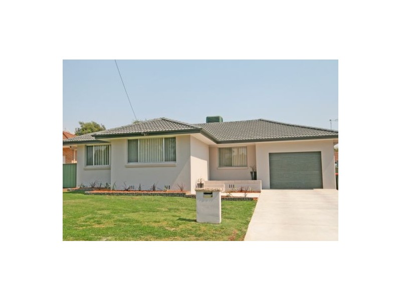 10 Murrawai Street, Tamworth NSW 2340