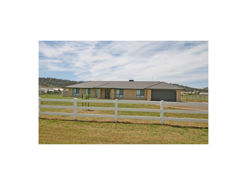 30 Sequoia Drive, Tamworth NSW 2340