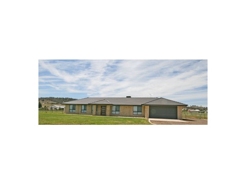 30 Sequoia Drive, Tamworth NSW 2340